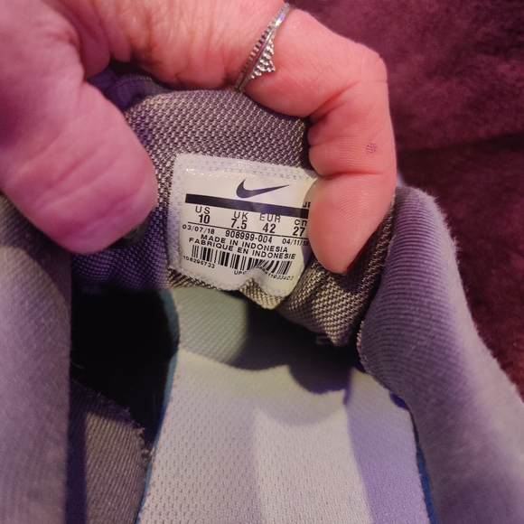 Nike Shoes size 10 - Picture 5 of 6